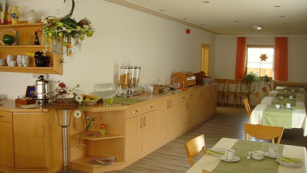 Hotel garni Hopfengold Wolnzach Exteriör bild