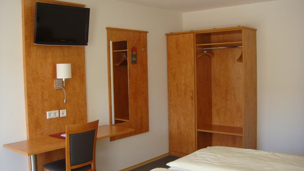 Hotel garni Hopfengold Wolnzach Exteriör bild