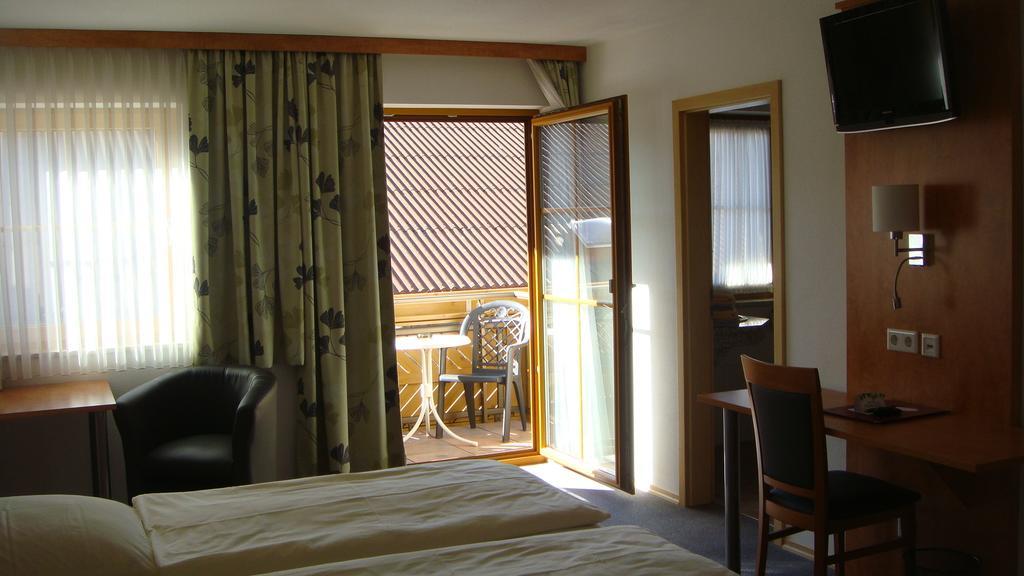 Hotel garni Hopfengold Wolnzach Exteriör bild