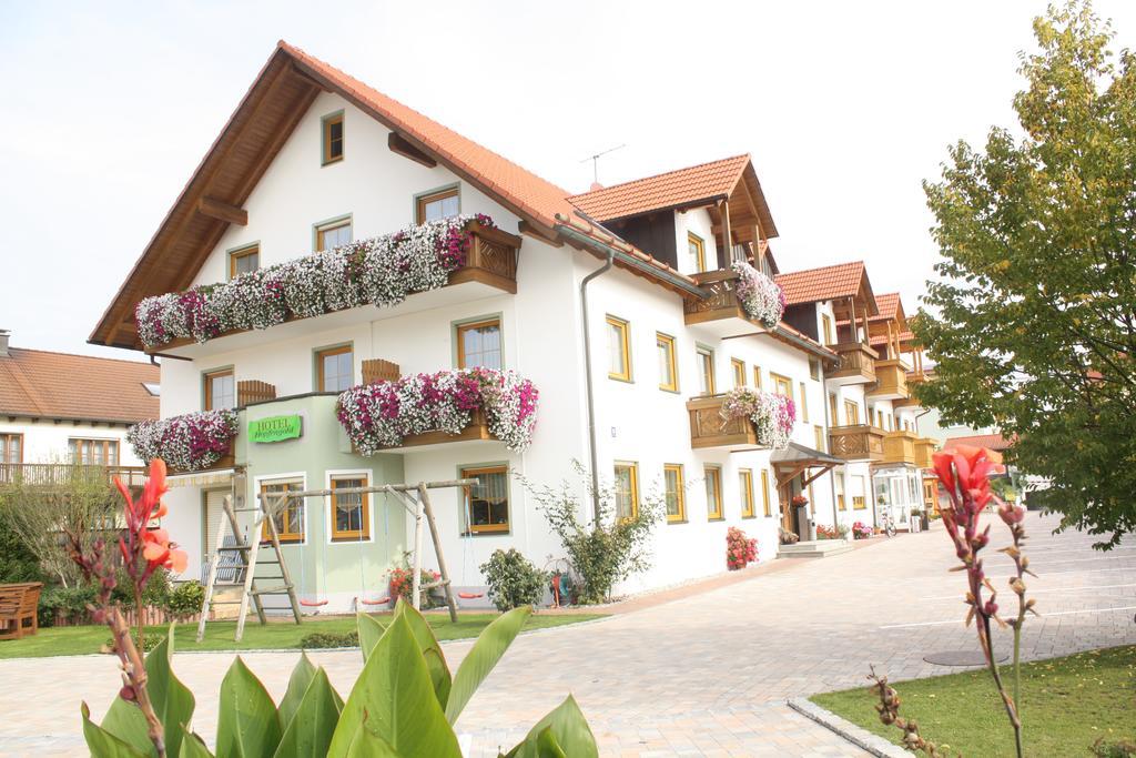 Hotel garni Hopfengold Wolnzach Exteriör bild