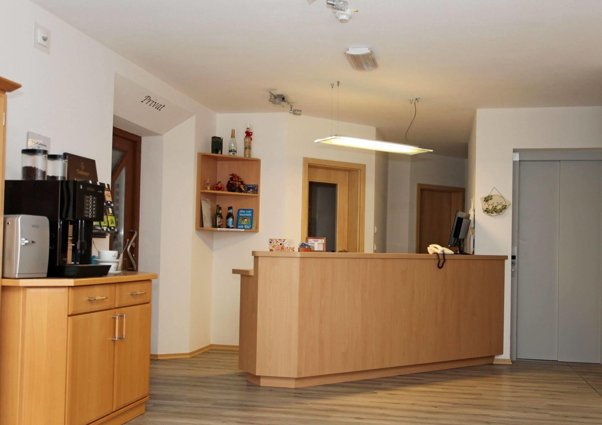 Hotel garni Hopfengold Wolnzach Exteriör bild