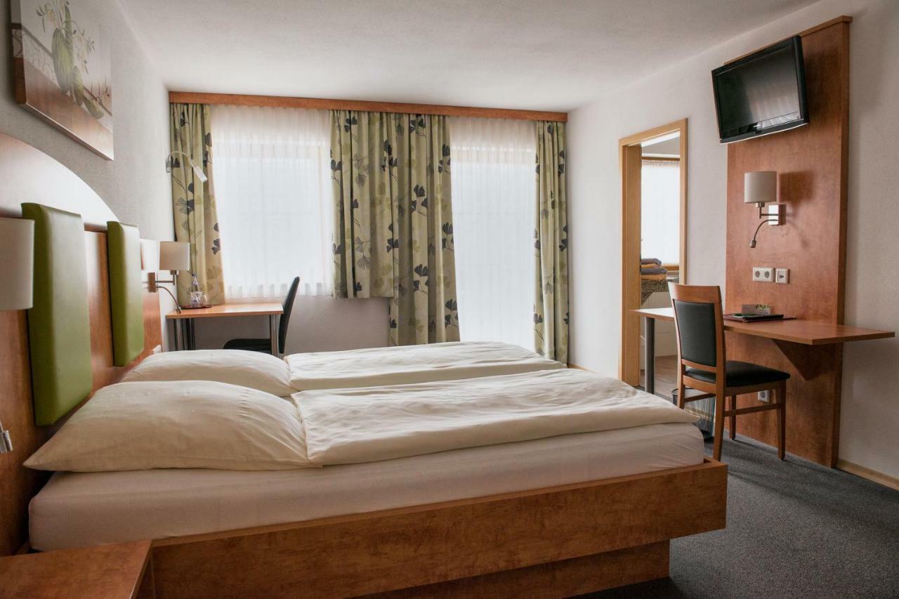 Hotel garni Hopfengold Wolnzach Exteriör bild