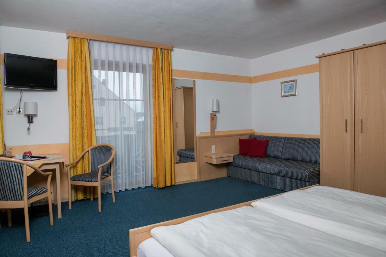 Hotel garni Hopfengold Wolnzach Exteriör bild